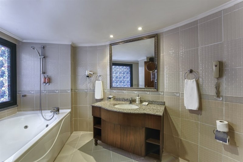 Antalya utazás Delphin Palace Hotel