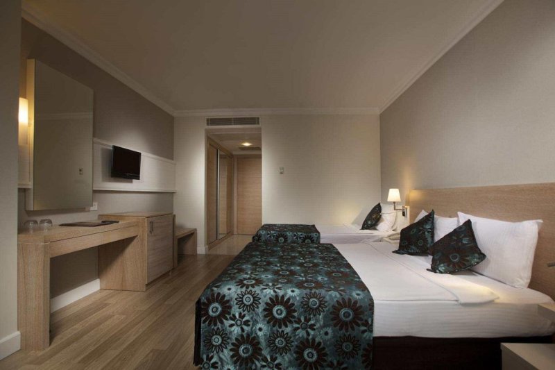 Side Aluna Hotel Side