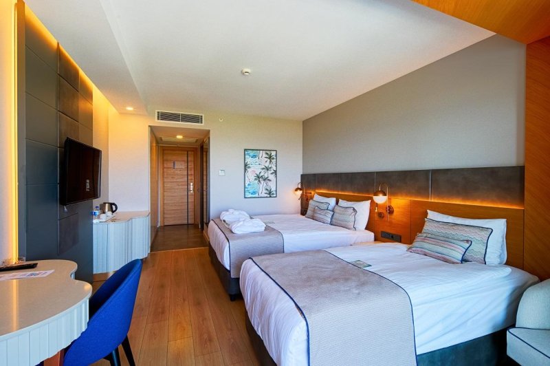 Diamond De Luxe Hotel & Spa Side