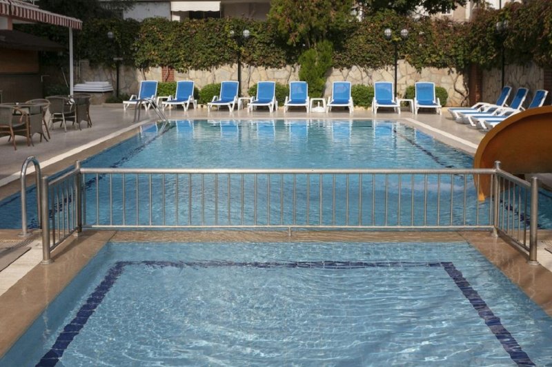 Antalya utazás Dinc Hotel Lara