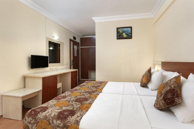 Antalya utazás Dinc Hotel Lara