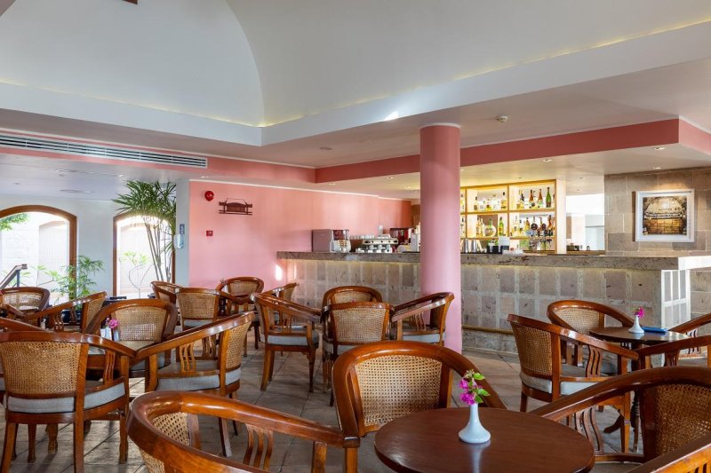 Makadi Bay utazás Fort Arabesque Beach Resort