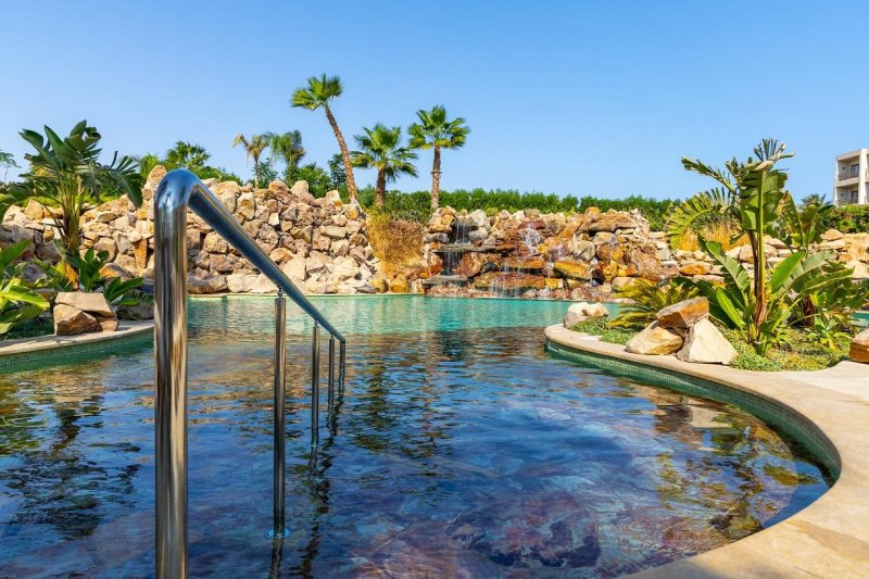 Makadi Bay utazás Fort Arabesque Beach Resort