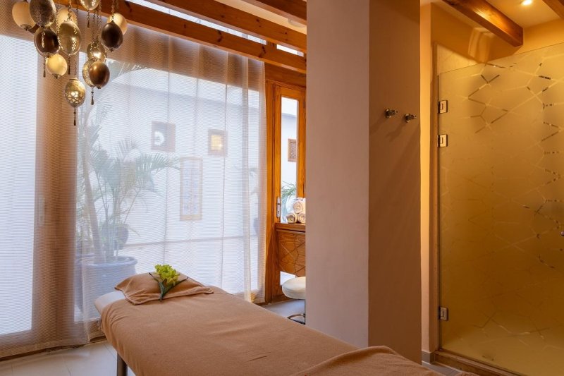 Makadi Bay utazás Fort Arabesque Beach Resort