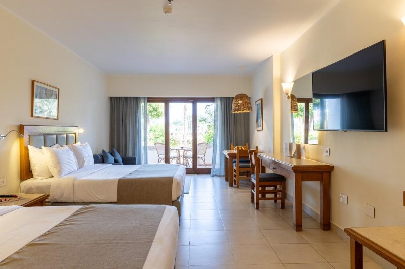 Makadi Bay utazás Fort Arabesque Beach Resort