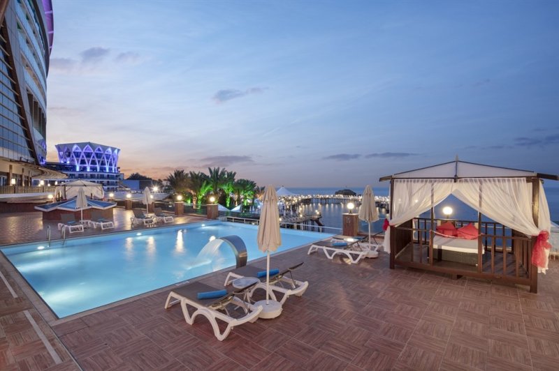 Alanya utazás Granada Luxury Okurcalar