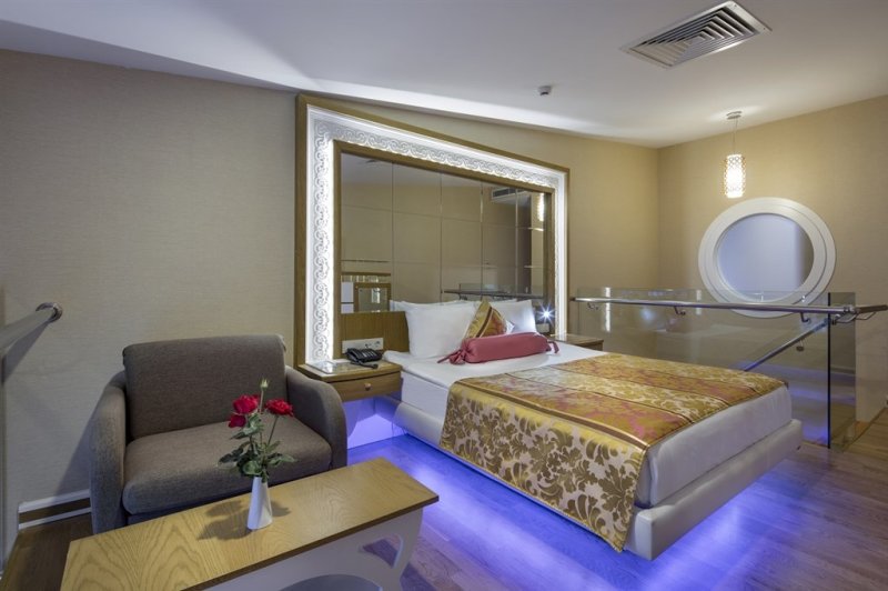 Alanya utazás Granada Luxury Okurcalar