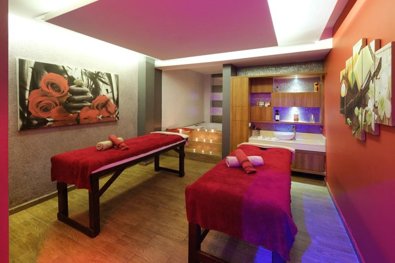 Alanya utazás Kaila Beach Hotel