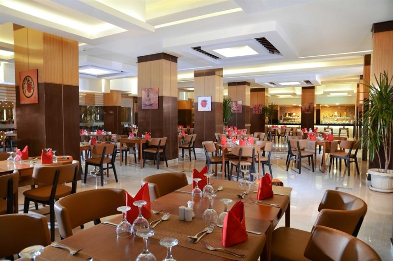 Kairó - Hurghada Pickalbatros White Beach