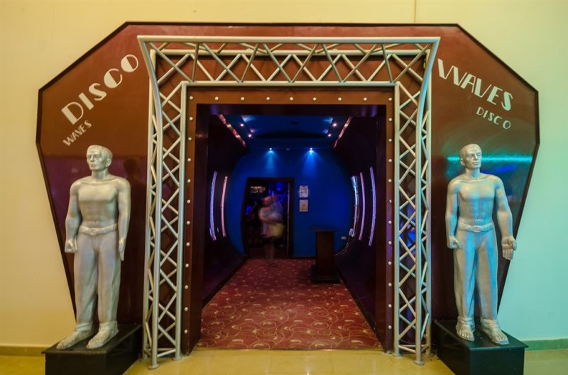 Kairó - Hurghada Titanic Beach