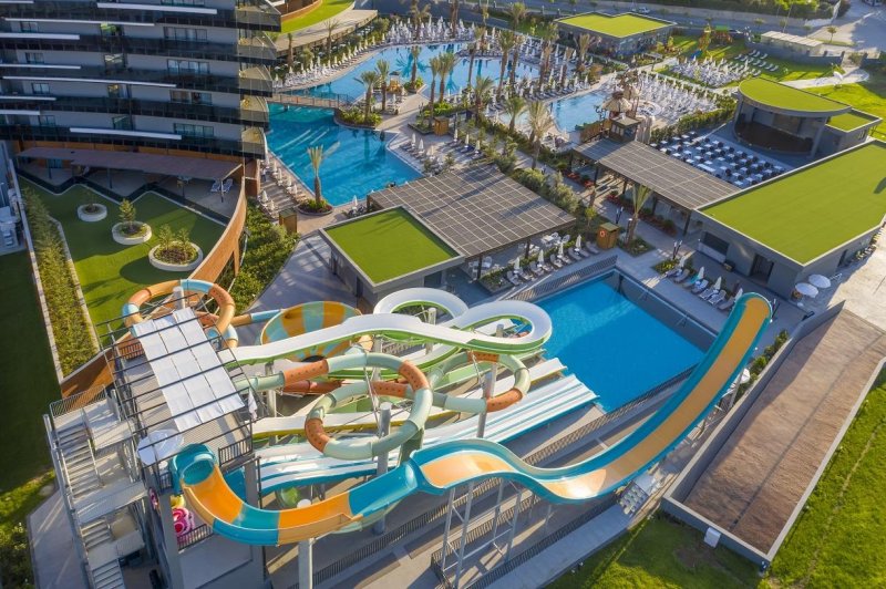Kirman Calyptus Resort & Spa Side