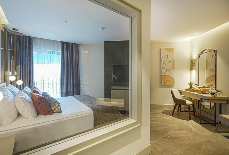 Kirman Calyptus Resort & Spa Side