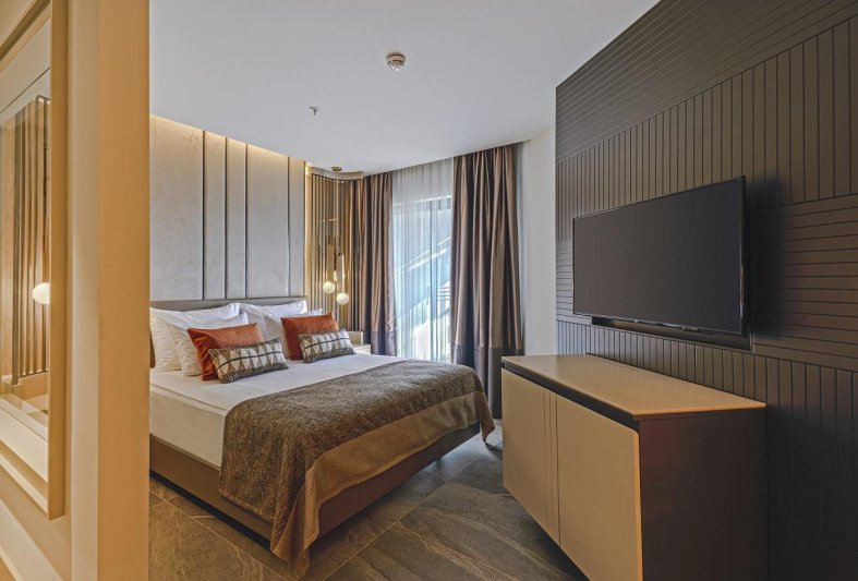Kirman Calyptus Resort & Spa Side