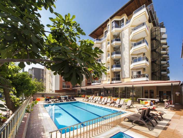 Alanya utazás Kleopatra Ada Beach Hotel