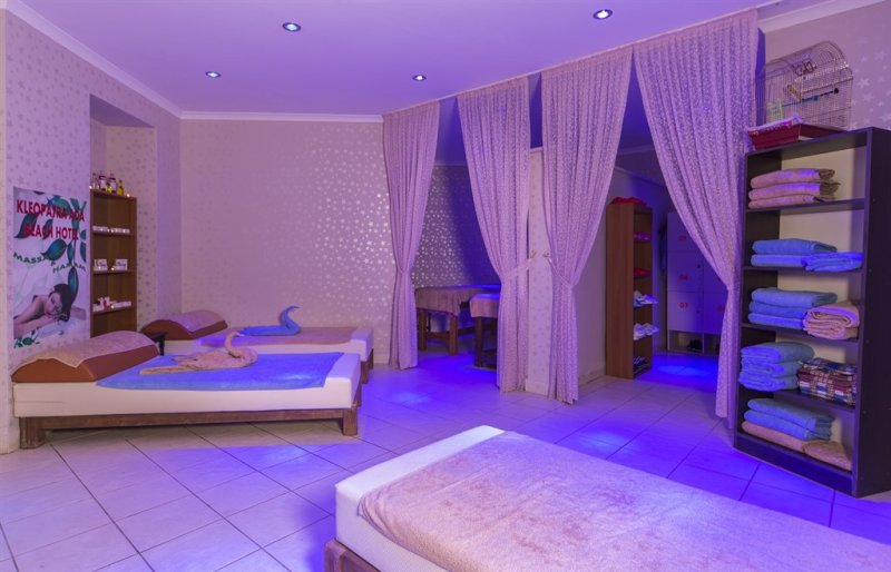 Alanya utazás Kleopatra Ada Beach Hotel