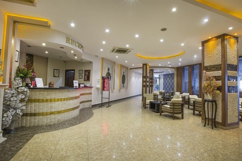 Alanya utazás Kleopatra Ada Beach Hotel