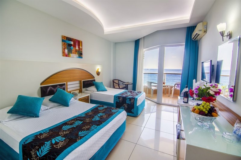 Alanya utazás Kleopatra Ada Beach Hotel