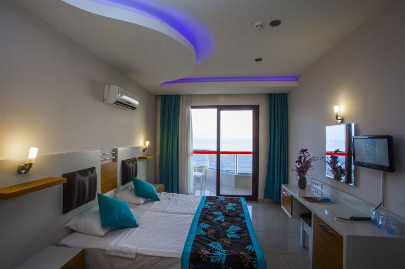 Alanya utazás Kleopatra Ada Beach Hotel