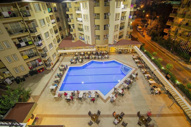 Alanya utazás Kleopatra Royal Palm Hotel