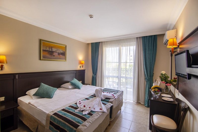 Alanya utazás Kleopatra Royal Palm Hotel