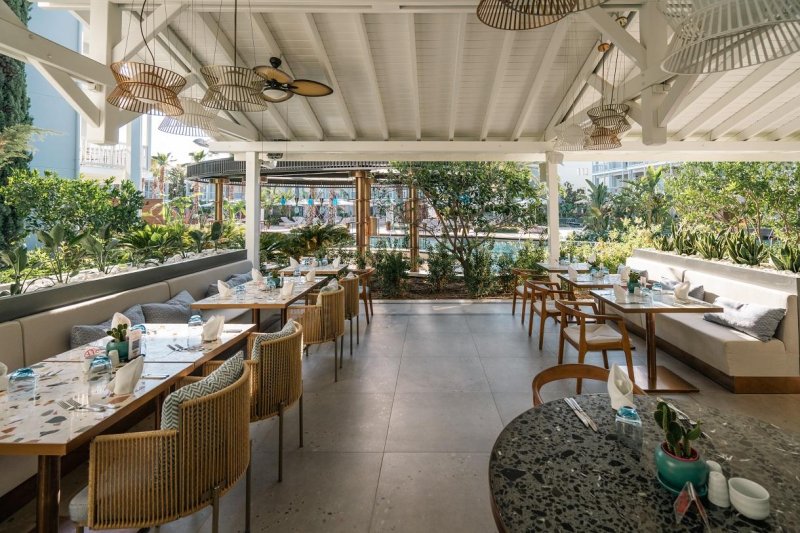 Antalya utazás Lara Barut Collection