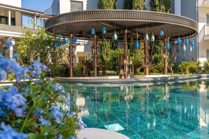 Antalya utazás Lara Barut Collection