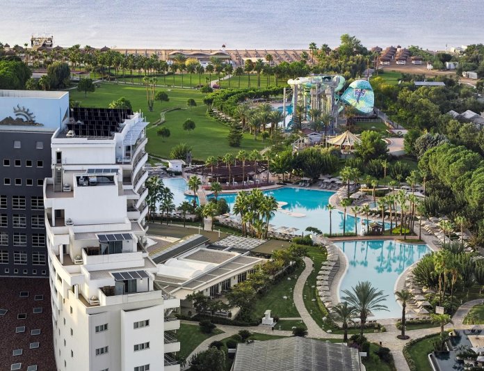 Antalya utazás Lara Barut Collection