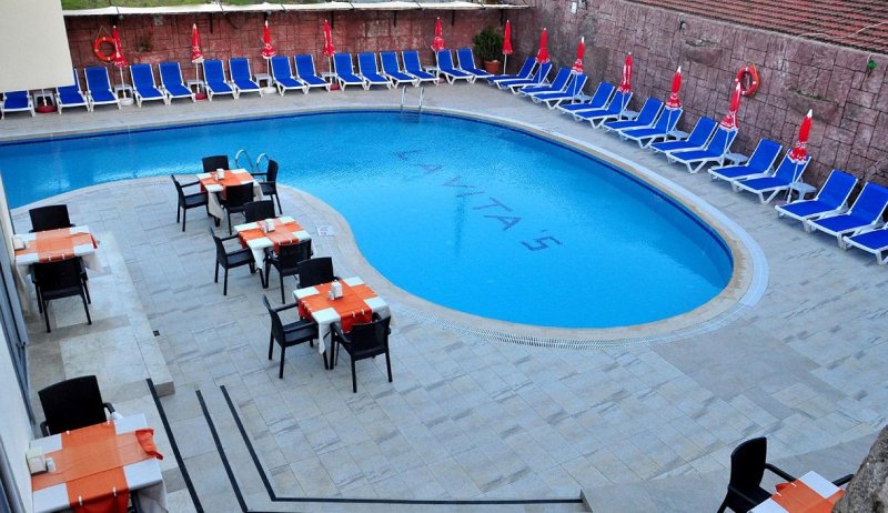 Lavitas Hotel Side