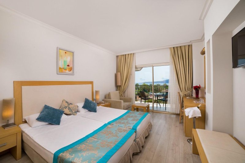 Kemer utazás Loceanica Beach Resort Hotel