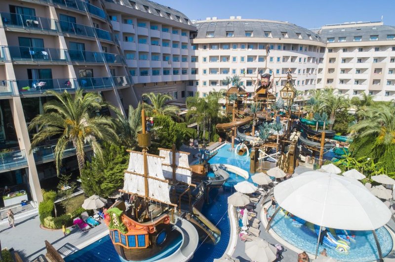 Alanya utazás Long Beach Resort & Spa Deluxe