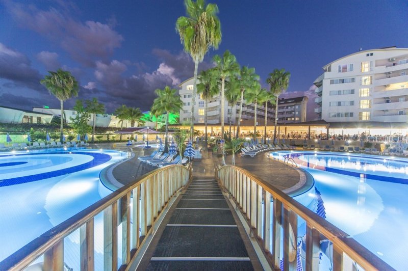 Alanya utazás Lonicera Resort Spa Hotel