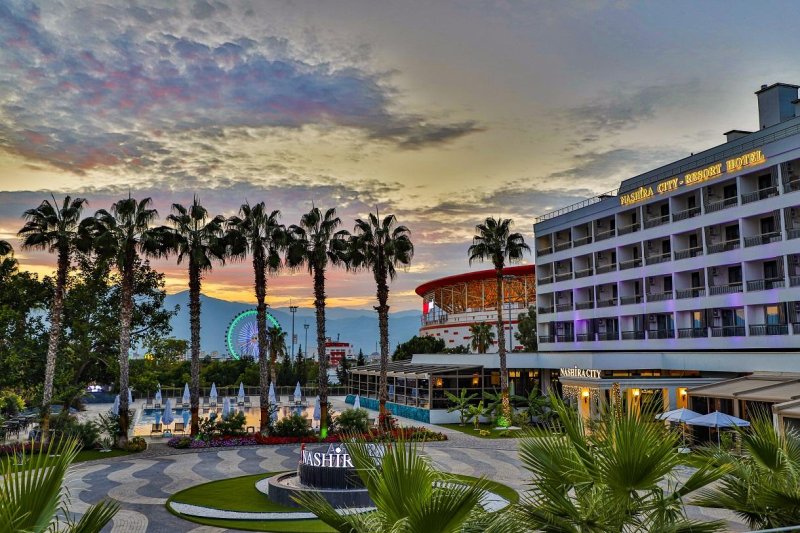 Antalya utazás Nashira City Resort Hotel