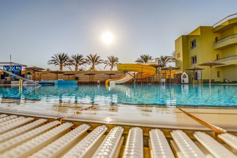 Hurghada utazás Palm Beach Resort