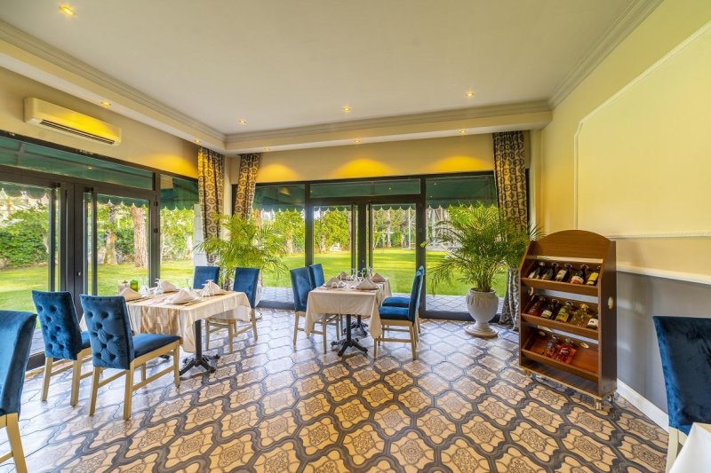 Kemer utazás Queens Park Goynuk