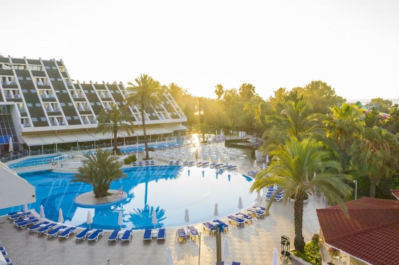 Kemer utazás Queens Park Goynuk