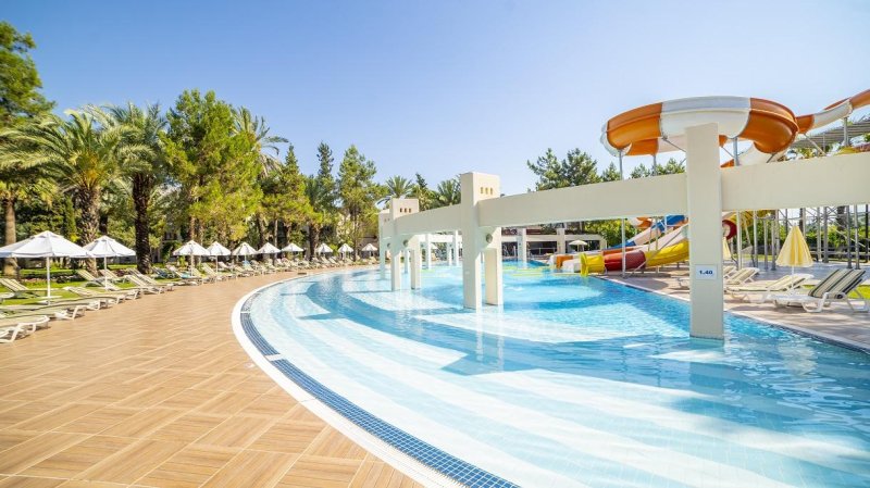 Kemer utazás Queens Park Goynuk