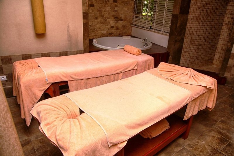 Kemer utazás Queens Park Goynuk