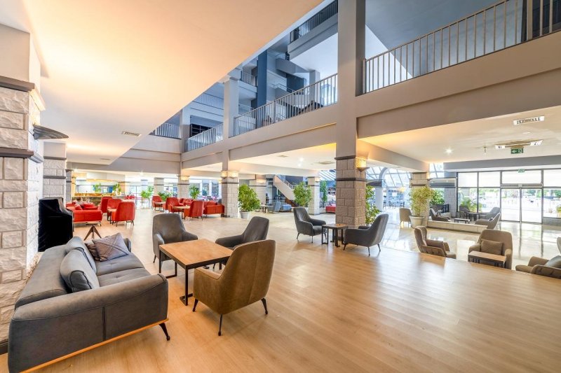 Kemer utazás Queens Park Goynuk