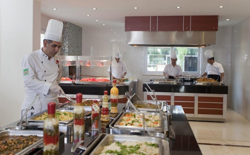 Alanya utazás Riviera Hotel