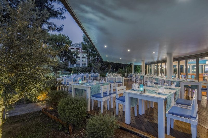 Kemer utazás Rixos Sungate