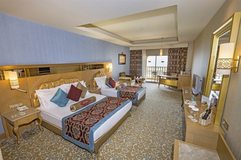 Antalya utazás Royal Holiday Palace