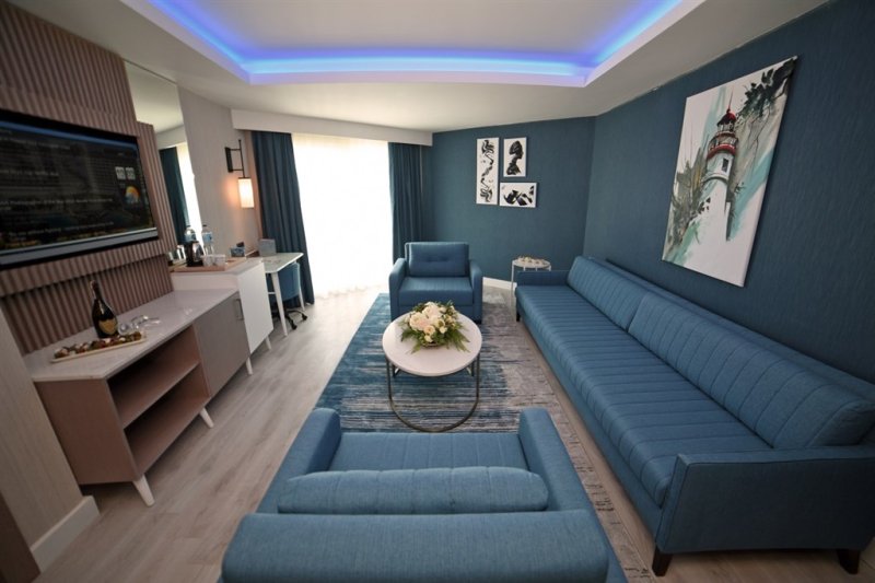 Antalya utazás Royal Wings