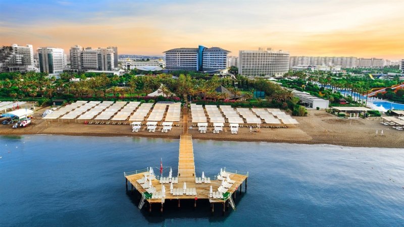 Antalya utazás Royal Wings