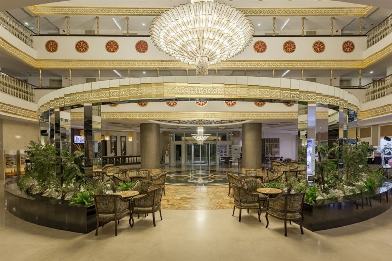 Side Crown Palace Side
