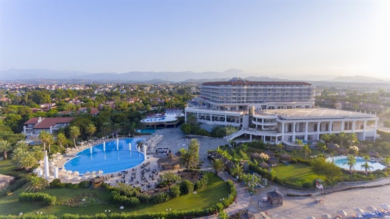 Starlight Resort Hotel Side
