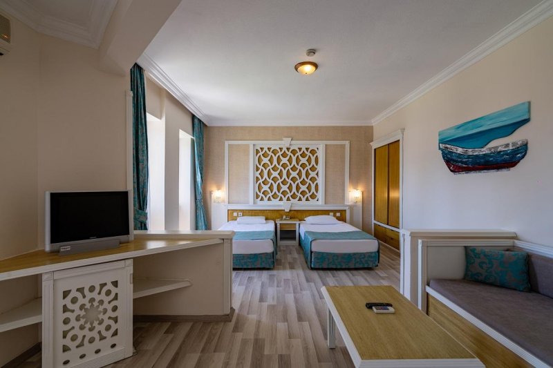 Alanya utazás The Garden Beach Hotel