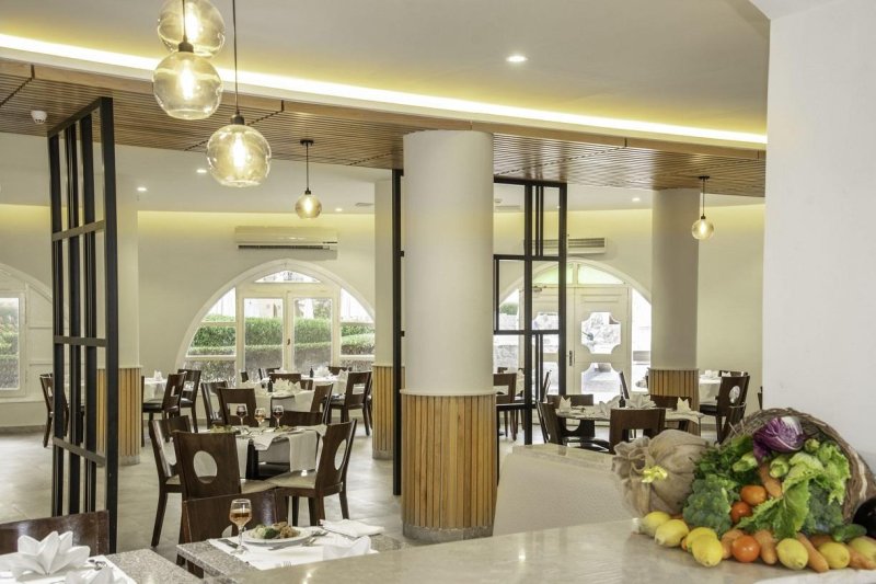 El Gouna utazás The Three Corners Rihana Resort