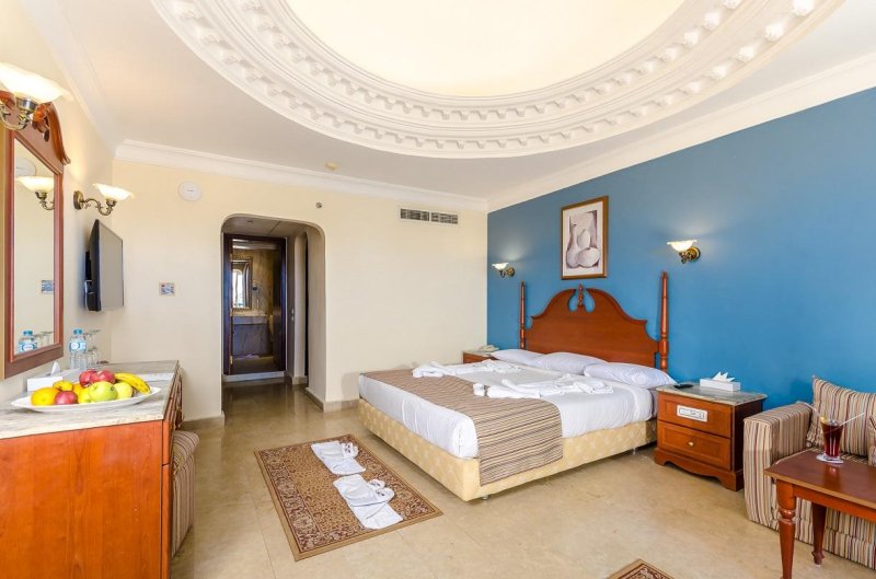 Hurghada utazás Titanic Beach