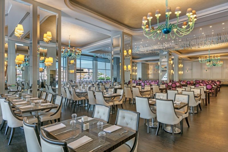 Antalya utazás Titanic Deluxe Lara