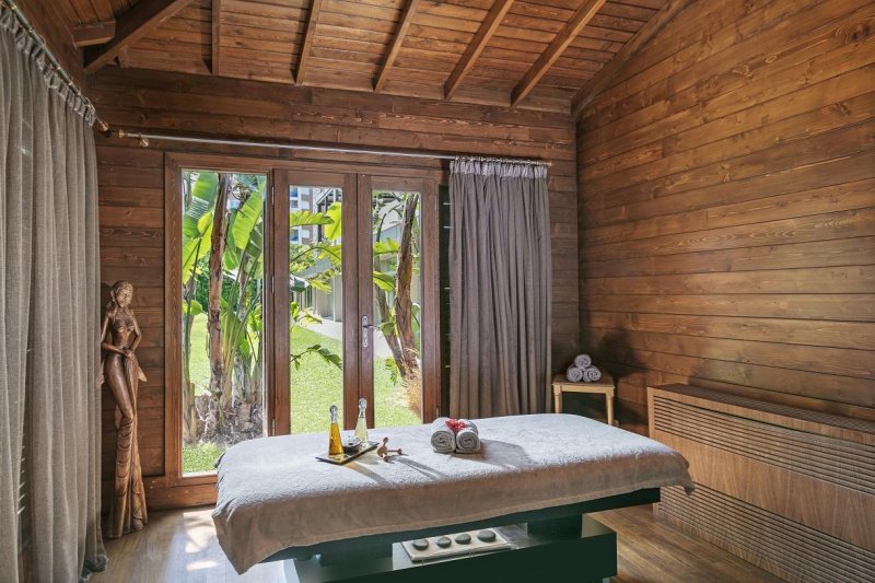 Antalya utazás Titanic Deluxe Lara